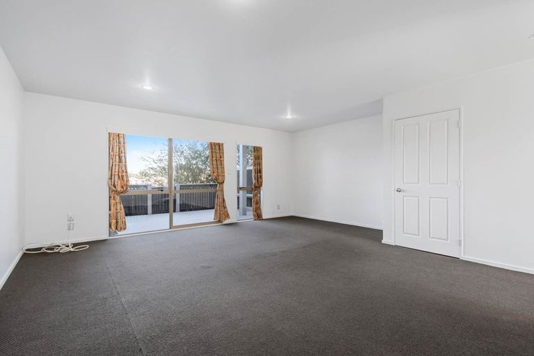 Photo of property in 26/3 Hulme Place, Henderson, Auckland, 0612