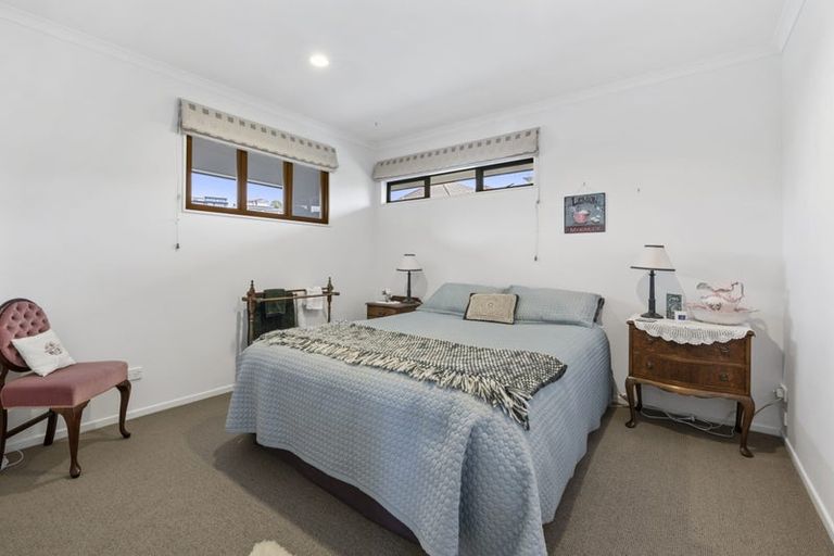 Photo of property in 9 Grovenor Drive, Orewa, 0931