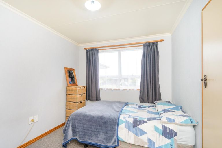 Photo of property in 10 Forbes Place, Kelvin Grove, Palmerston North, 4414
