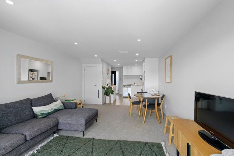 Photo of property in 12 Harena Way, Moera, Lower Hutt, 5010