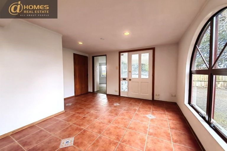 Photo of property in 40 Eyre Street, Henderson, Auckland, 0612