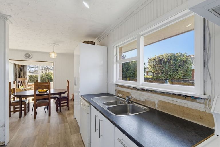 Photo of property in 42 Daniels Road, Redwood, Christchurch, 8051