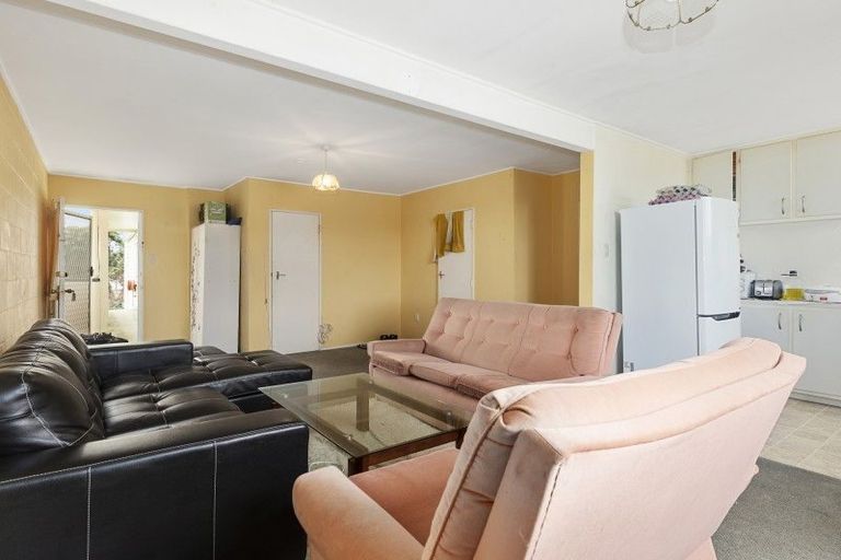 Photo of property in 7/19 Pirie Crescent, Moera, Lower Hutt, 5010