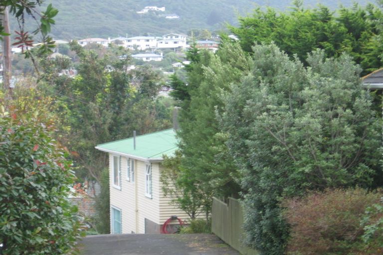 Photo of property in 62 Taylor Terrace, Tawa, Wellington, 5028