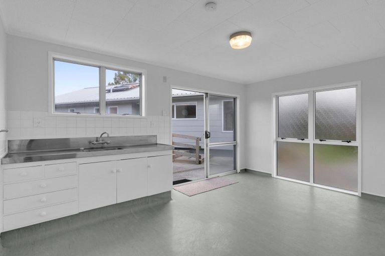 Photo of property in 1 Augustus Earle Place, Pukehangi, Rotorua, 3015