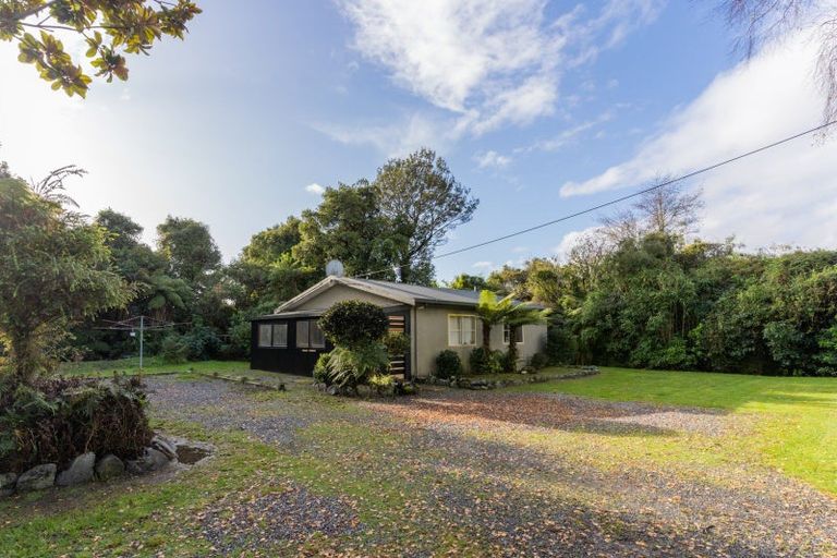 Photo of property in 6 Marks Road, Haast, 7886