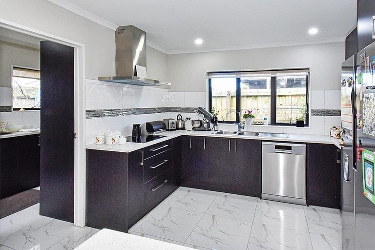 Photo of property in 7 Clendon Place, Manurewa, Auckland, 2102