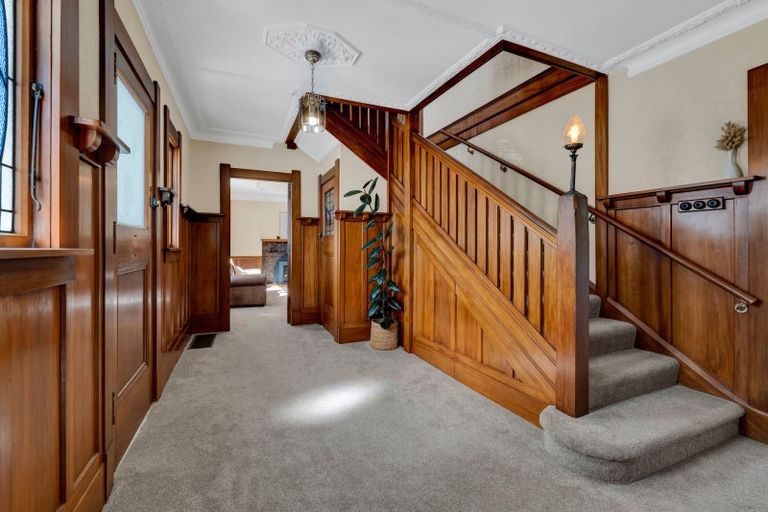 Photo of property in 6 Ridge Lane, New Plymouth, 4310