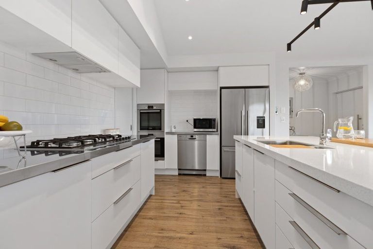 Photo of property in 31 Benmore Crescent, Pyes Pa, Tauranga, 3112