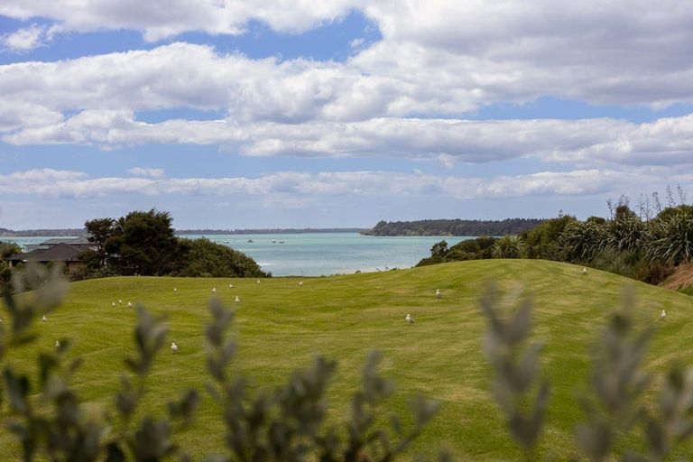 Photo of property in 13 Shoreview Close, Omokoroa, 3114