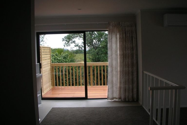 Photo of property in 2/123 Prince Regent Drive, Half Moon Bay, Auckland, 2012