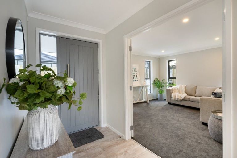 Photo of property in 18 Sam Heywood Place, Pyes Pa, Tauranga, 3112