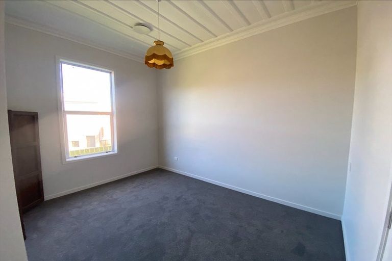 Photo of property in 264 South Road, Caversham, Dunedin, 9012