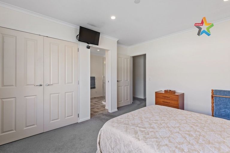 Photo of property in 14 Woodland Grove, Wainuiomata, Lower Hutt, 5014