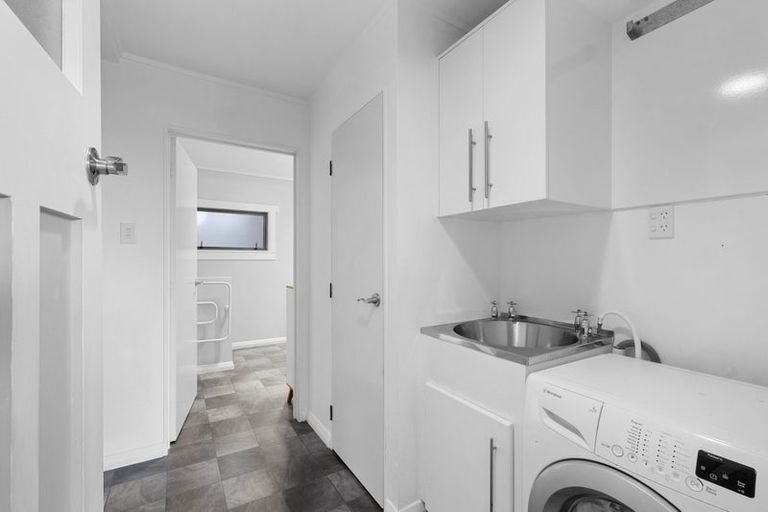 Photo of property in 51 Upjohn Street, Brooklands, New Plymouth, 4310