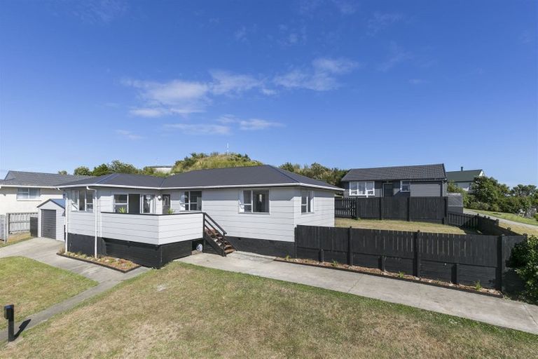Photo of property in 41 Almora View, Ascot Park, Porirua, 5024