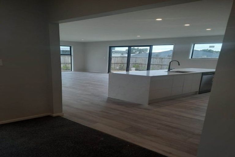 Photo of property in 5 Whanau Avenue, Baverstock, Hamilton, 3200