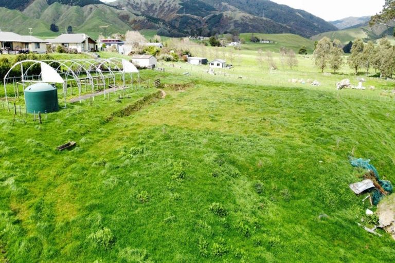 Photo of property in 98 Konini Street, Tokomaru, Palmerston North, 4474