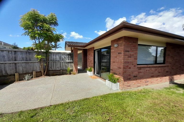 Photo of property in 52a Rodney Street, Howick, Auckland, 2014