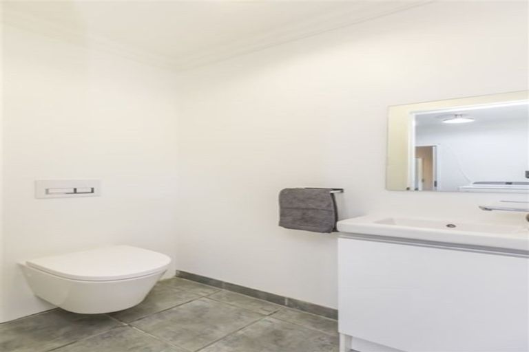 Photo of property in 40 Kinloch Place, Papakowhai, Porirua, 5024