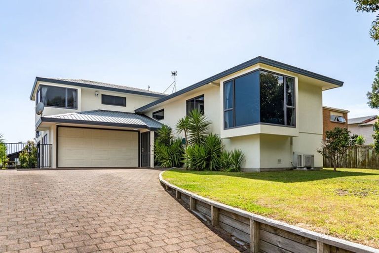 Photo of property in 19 Simpson Road, Papamoa Beach, Papamoa, 3118