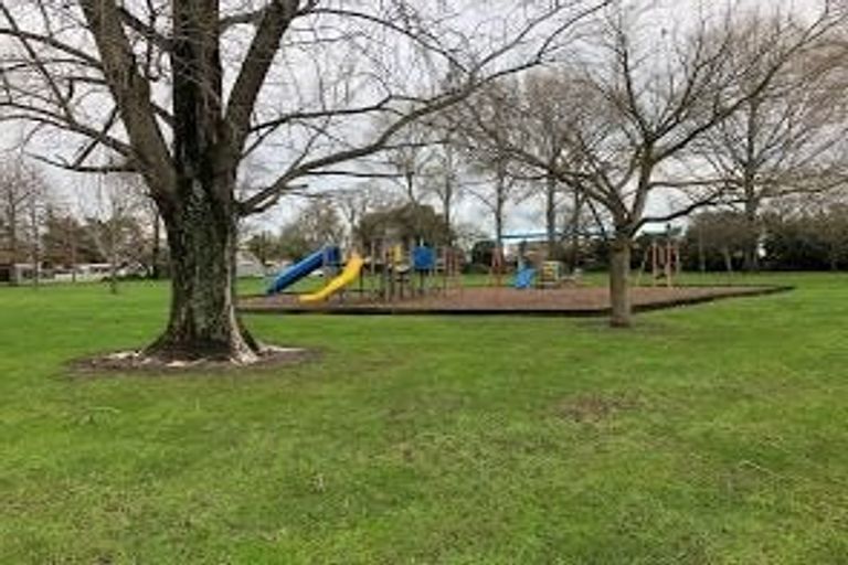 Photo of property in 21 Ballantyne Avenue, Upper Riccarton, Christchurch, 8041