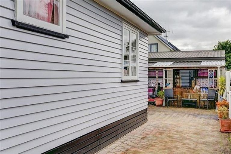 Photo of property in 17 Brocas Avenue, Hillcrest, Hamilton, 3216