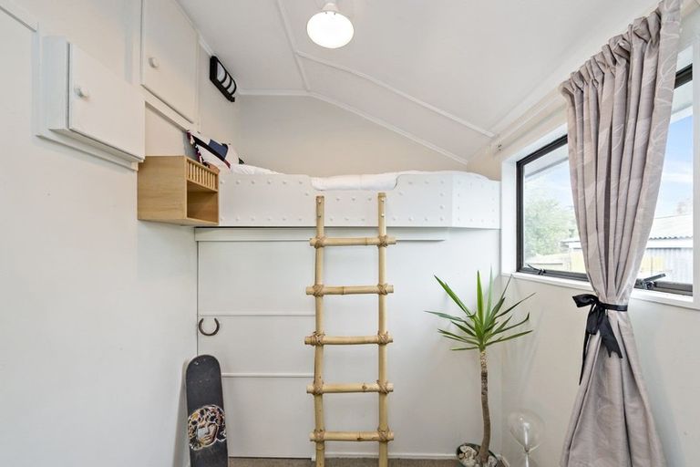 Photo of property in 1 Beach Crescent, Waikuku Beach, 7473