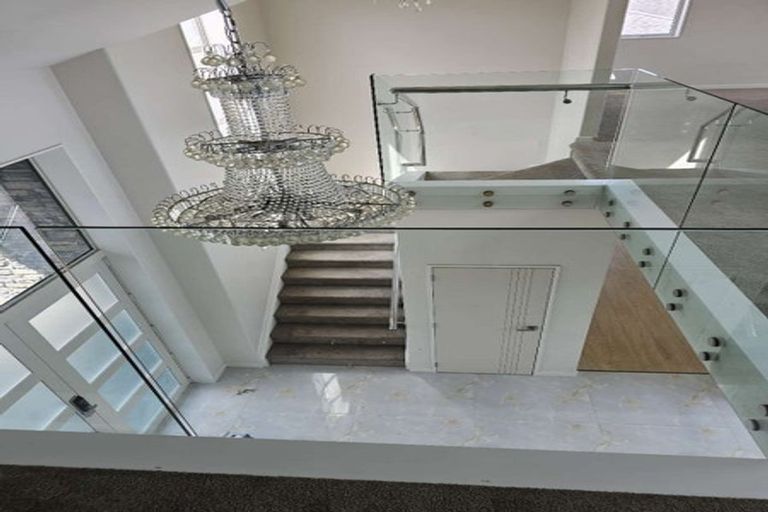 Photo of property in 35 Huntington Park Drive, Greenhithe, Auckland, 0632