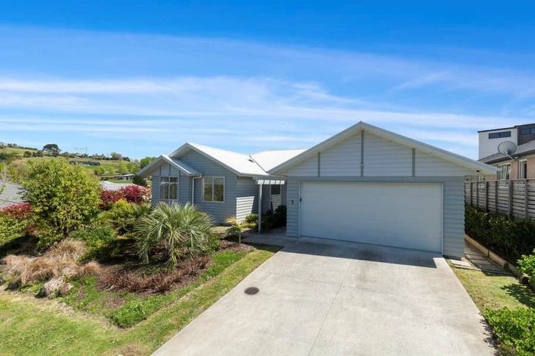 Photo of property in 5 Laly Haddon Place, Matakana, Warkworth, 0985