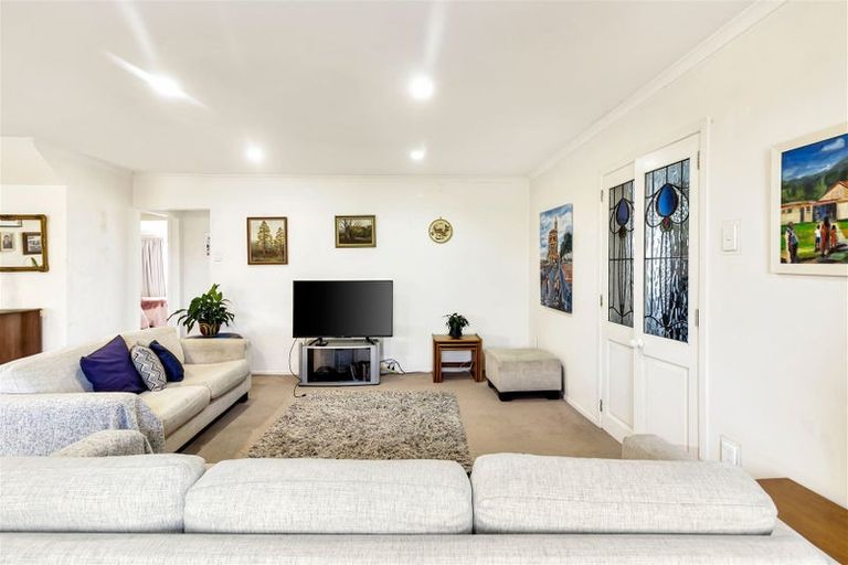 Photo of property in 1/37 Kiwi Esplanade, Mangere Bridge, Auckland, 2022