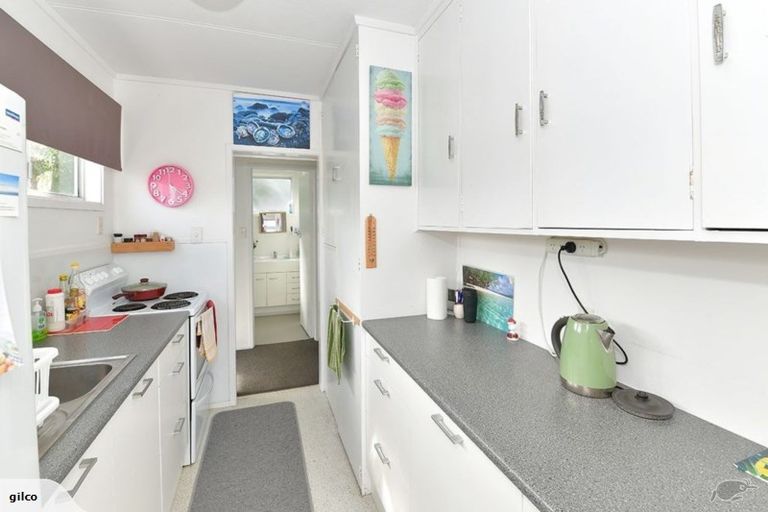 Photo of property in 2/8 Rewi Street, Torbay, Auckland, 0630