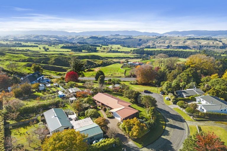 Photo of property in 3 Hau Whiti Place, Kimbolton, 4774