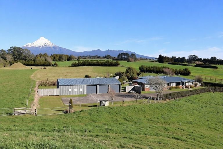 Photo of property in 1758 Mountain Road, Inglewood, 4386