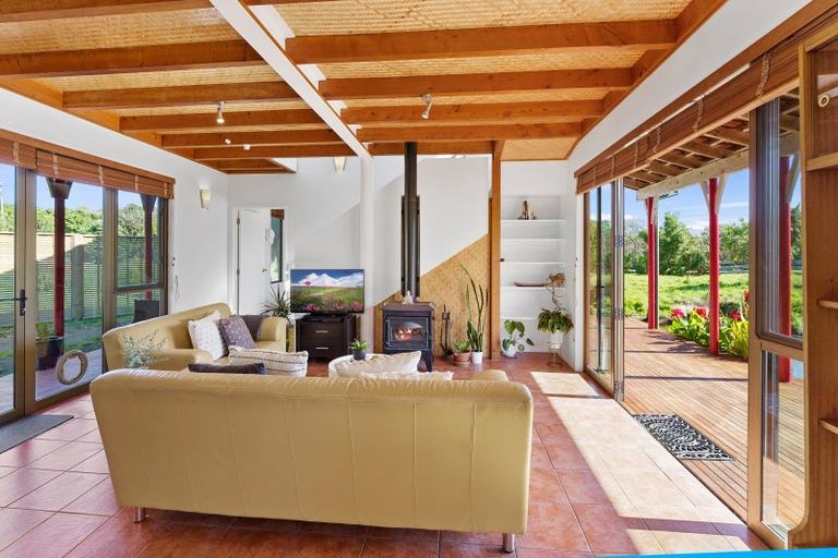 Photo of property in 106 Paetawa Road, Peka Peka, Waikanae, 5391