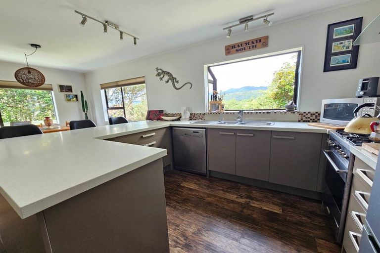 Photo of property in 81 Renown Road, Raumati South, Paraparaumu, 5032