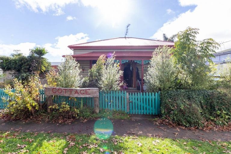 Photo of property in 6 Station Road, Paeroa, 3600