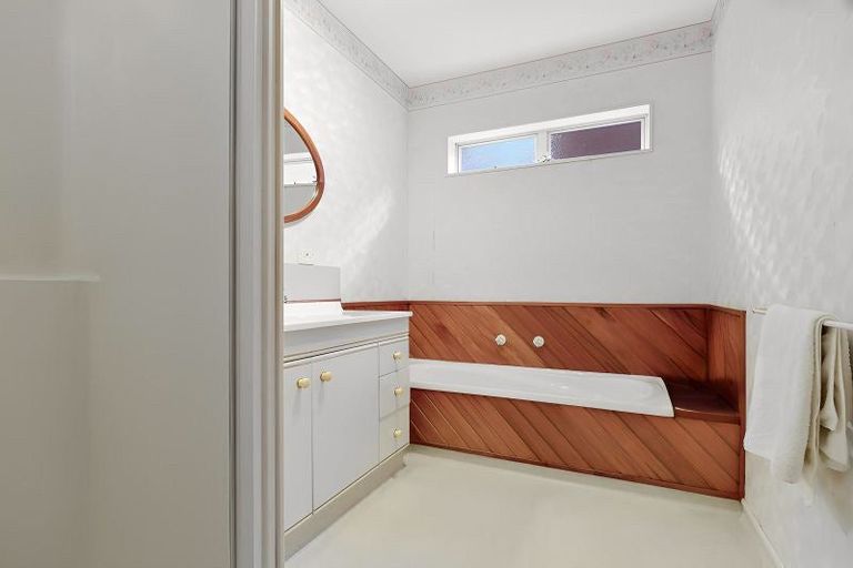 Photo of property in 68 Memorial Drive, Hamilton East, Hamilton, 3216