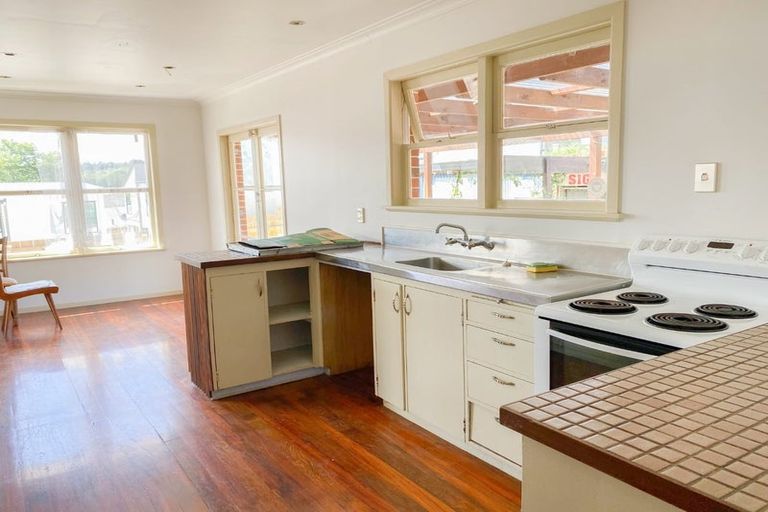 Photo of property in 235 Swanson Road, Henderson, Auckland, 0610