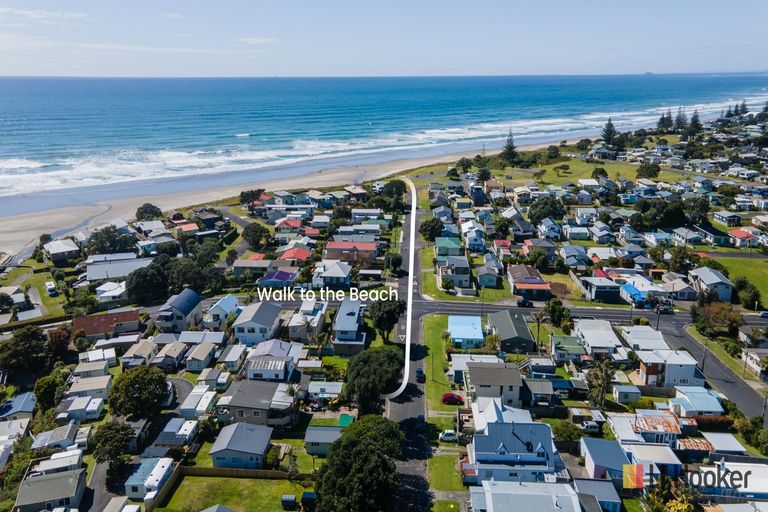 Photo of property in 28 Ocean View Road, Waihi Beach, 3611