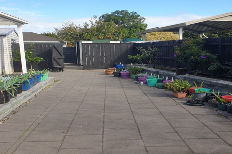 Photo of property in 40 Edgewater Parade, Waiuku, 2123