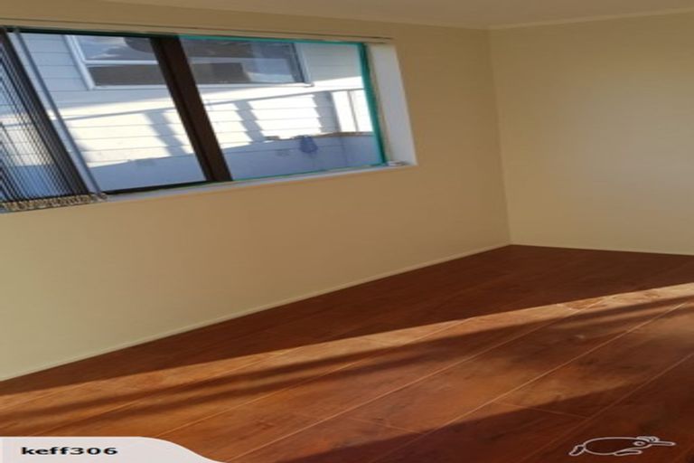 Photo of property in 14 Frobisher Way, Clendon Park, Auckland, 2103