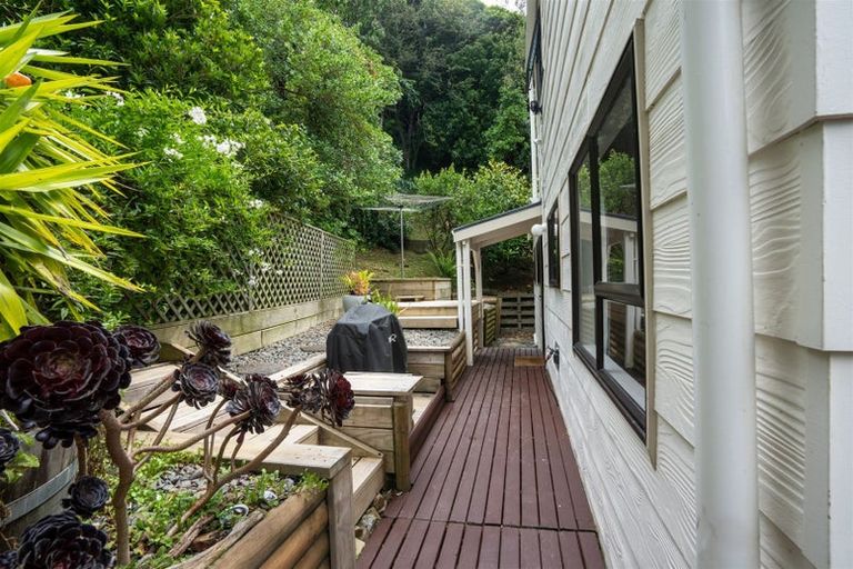 Photo of property in 36 Oak Avenue, Paremata, Porirua, 5024