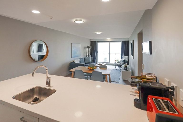 Photo of property in The Capital, 18/370 Oriental Parade, Oriental Bay, Wellington, 6011