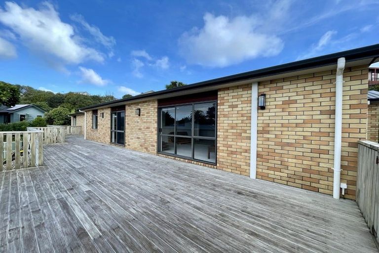 Photo of property in 10a Kororako Grove, Whalers Gate, New Plymouth, 4310