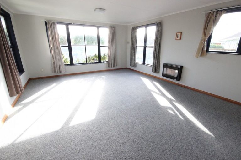 Photo of property in 8 Ayr Place, Hokowhitu, Palmerston North, 4410