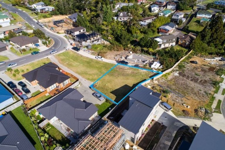 Photo of property in 19 Nirmal Place, Sunnyvale, Auckland, 0612