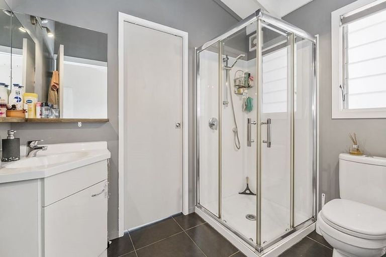 Photo of property in 6a Tiri Road, Manly, Whangaparaoa, 0930