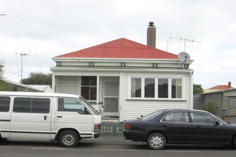 Photo of property in 102 Pahau Street, Thames, 3500