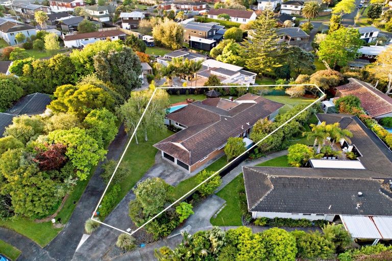 Photo of property in 11 Wilbur Place, Pakuranga Heights, Auckland, 2010